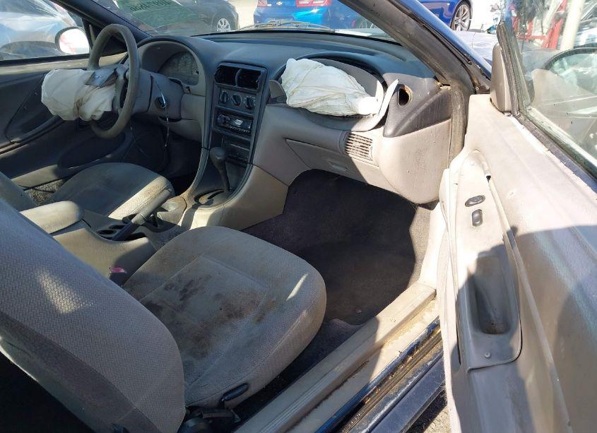 Photo 5 of 2000 Ford Mustang (VIN 1FAFP4040YF212251)