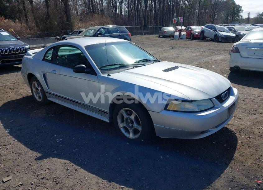 2000 Ford Mustang (VIN 1FAFP4040YF222228) main photo