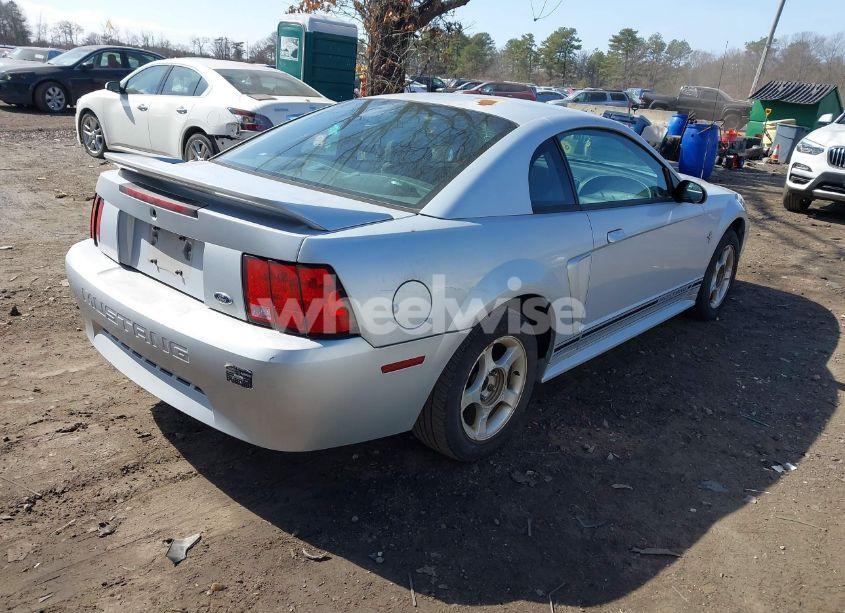 Photo 4 of 2000 Ford Mustang (VIN 1FAFP4040YF222228)