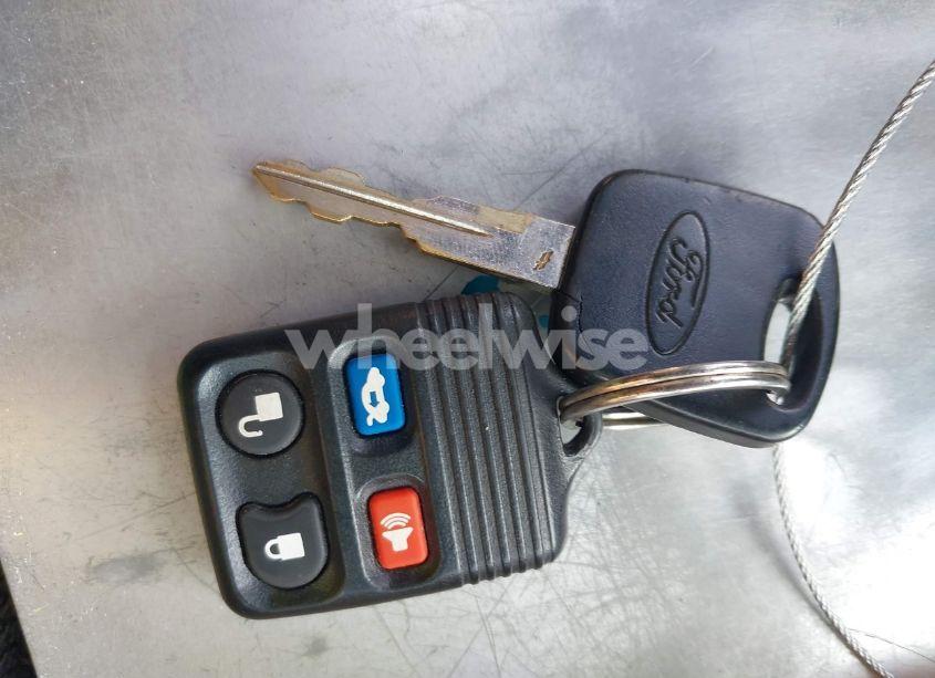 Photo 11 of 2000 Ford Mustang (VIN 1FAFP4040YF245895)