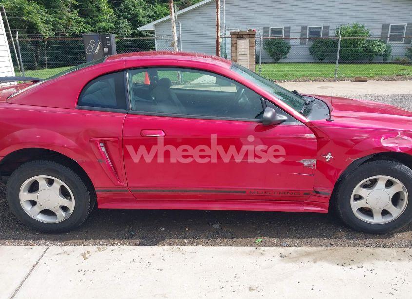 Photo 13 of 2000 Ford Mustang (VIN 1FAFP4040YF245895)