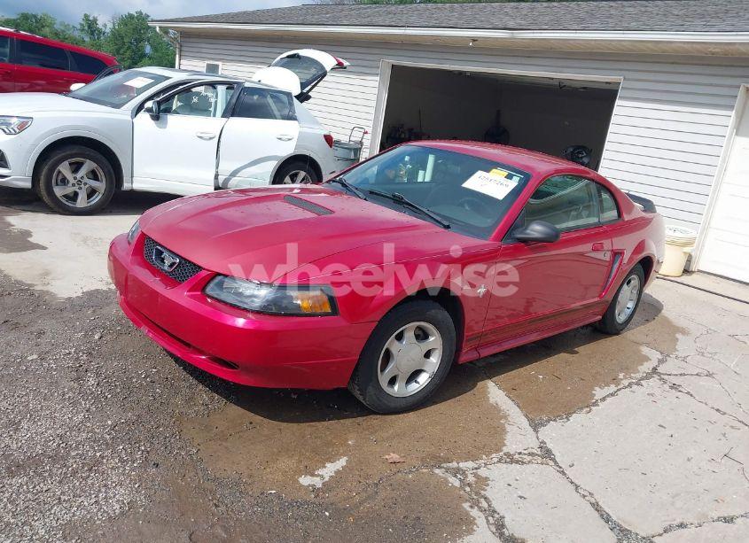 Photo 2 of 2000 Ford Mustang (VIN 1FAFP4040YF245895)