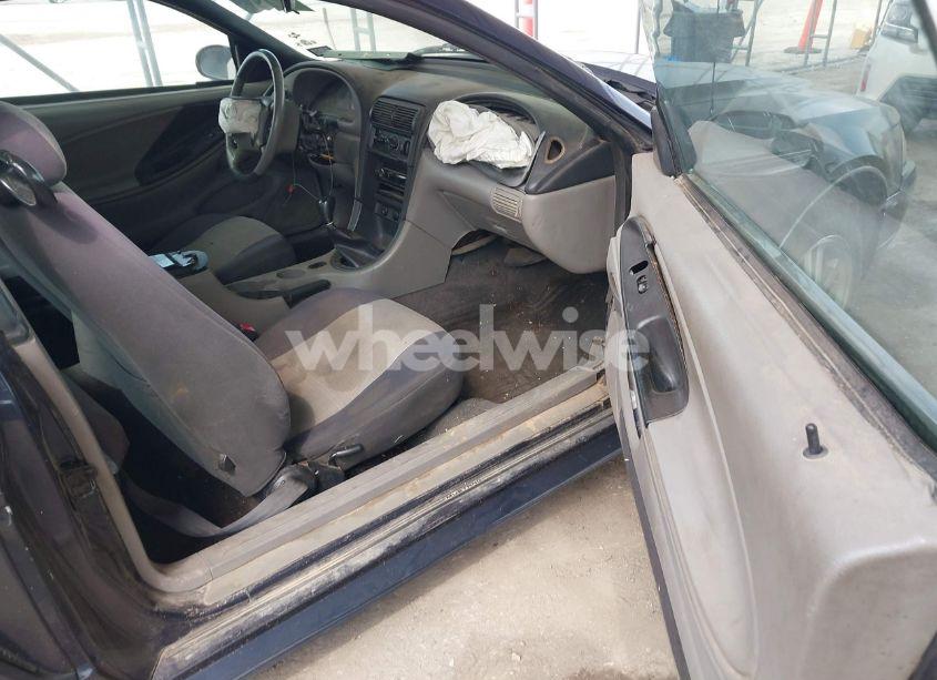 Photo 5 of 2002 Ford Mustang (VIN 1FAFP40412F226151)