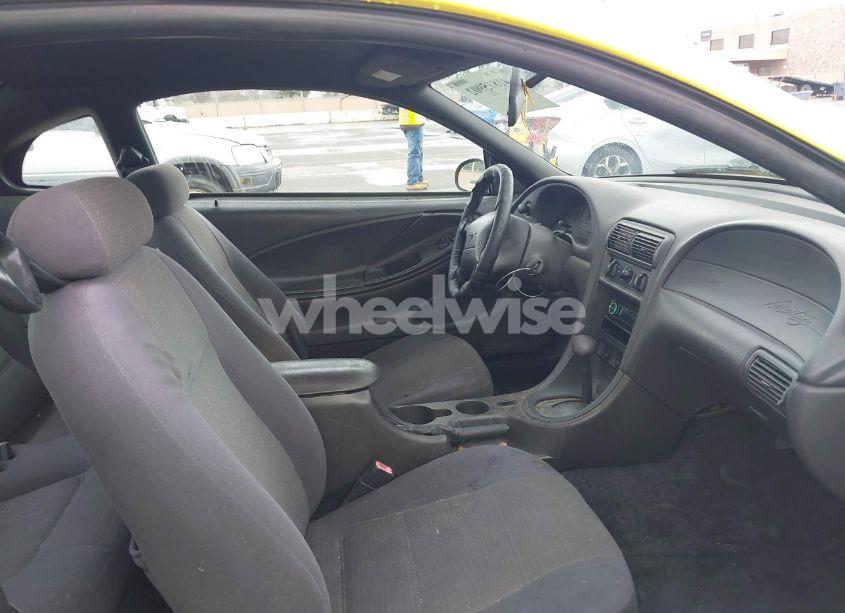 Photo 5 of 2002 Ford Mustang (VIN 1FAFP40412F228577)