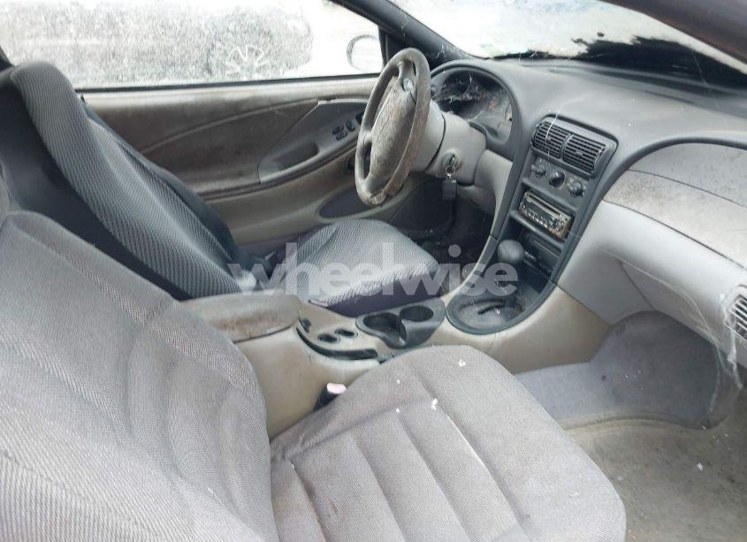 Photo 5 of 1998 Ford Mustang (VIN 1FAFP4041WF273380)