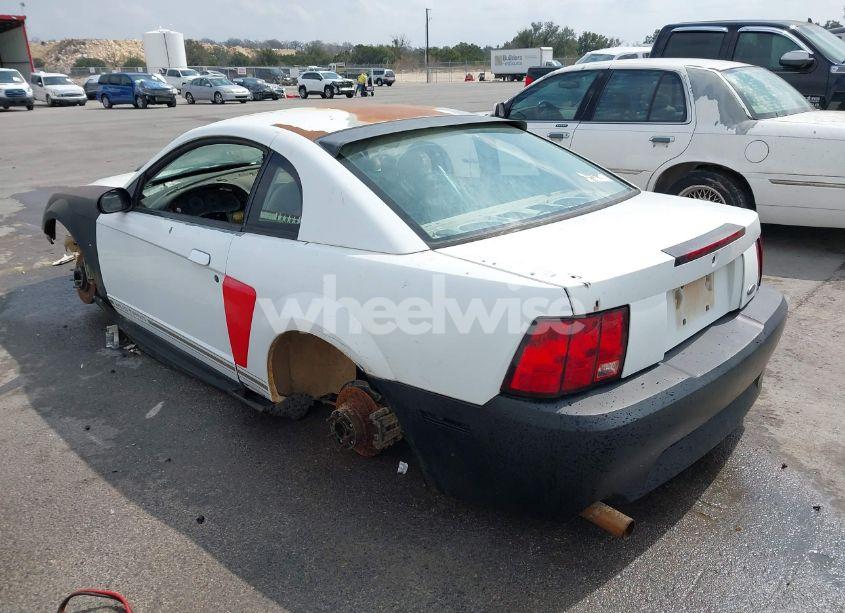 Photo 3 of 1999 Ford Mustang (VIN 1FAFP4041XF204058)