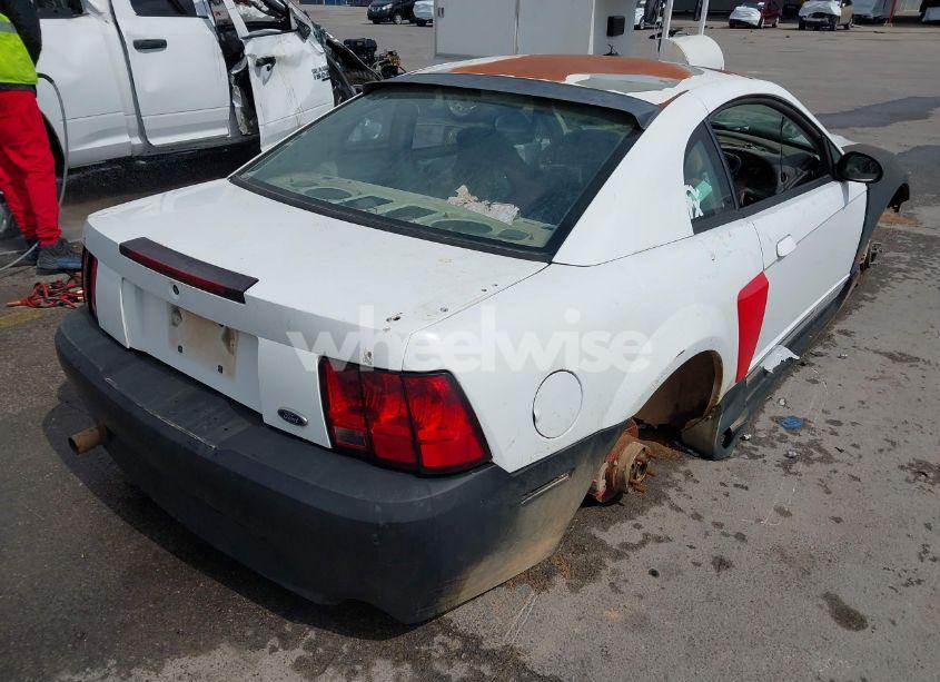 Photo 4 of 1999 Ford Mustang (VIN 1FAFP4041XF204058)