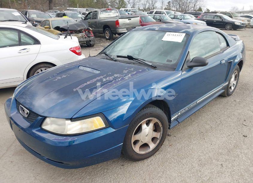 Photo 2 of 2000 Ford Mustang (VIN 1FAFP4041YF226983)