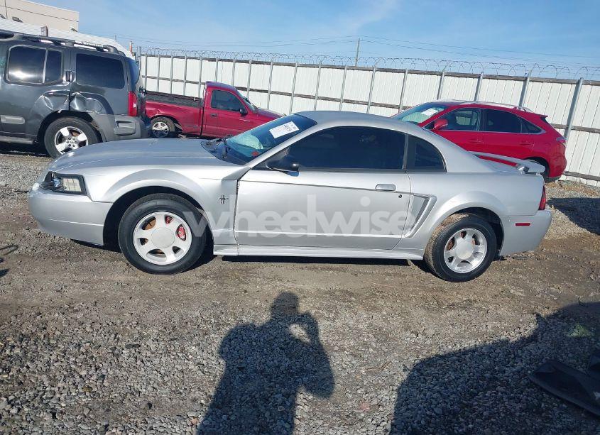 Photo 13 of 2001 Ford Mustang DELUXE (VIN 1FAFP40421F220664)