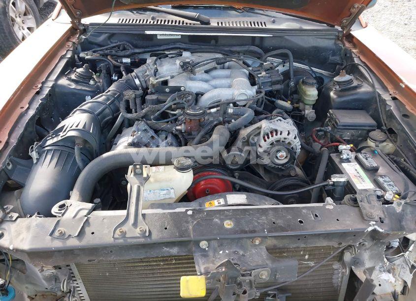 Photo 10 of 2001 Ford Mustang (VIN 1FAFP40421F243037)