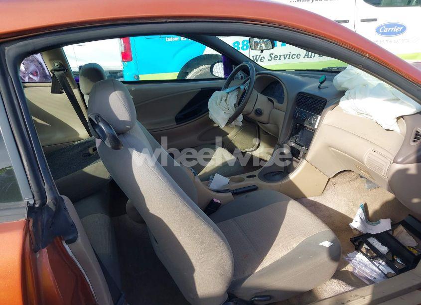 Photo 5 of 2001 Ford Mustang (VIN 1FAFP40421F243037)