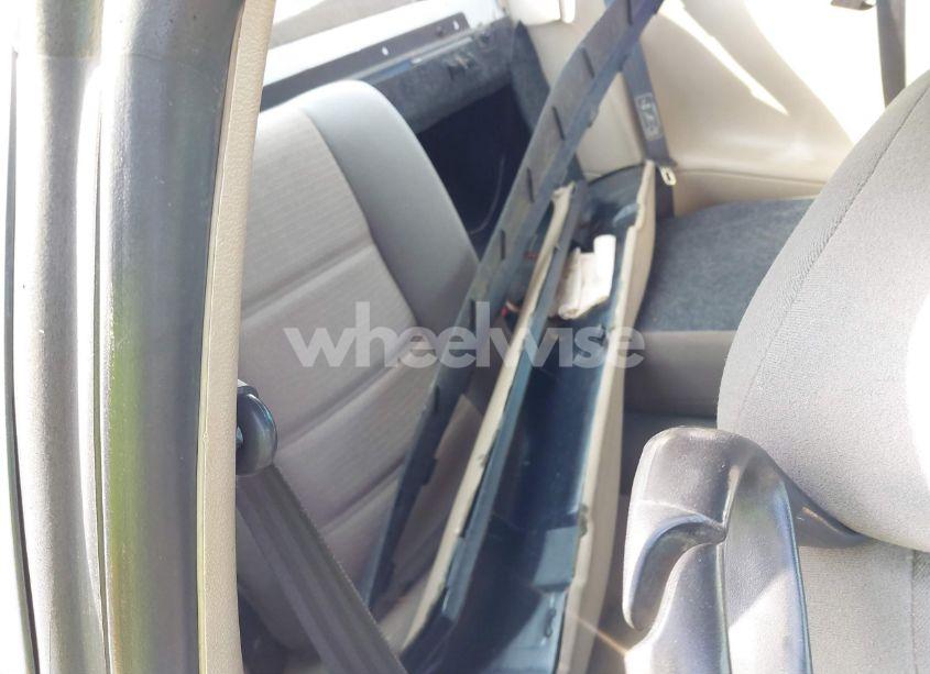 Photo 8 of 2001 Ford Mustang (VIN 1FAFP40421F243037)