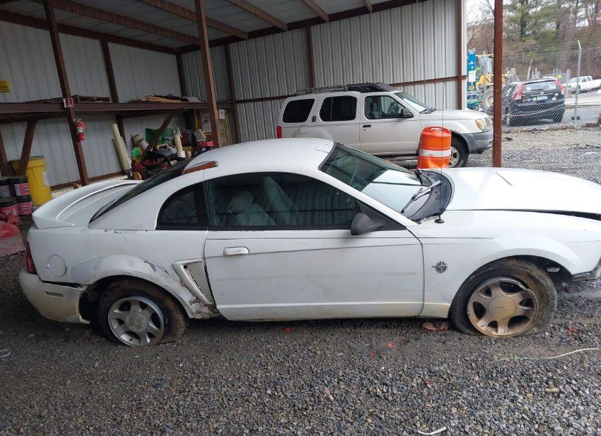 Photo 13 of 1999 Ford Mustang (VIN 1FAFP4042XF156909)