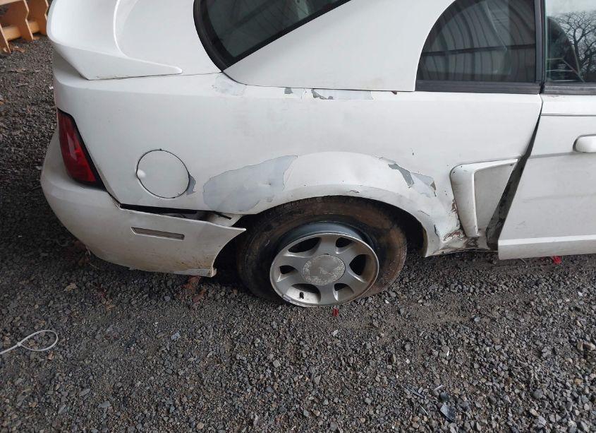 Photo 18 of 1999 Ford Mustang (VIN 1FAFP4042XF156909)