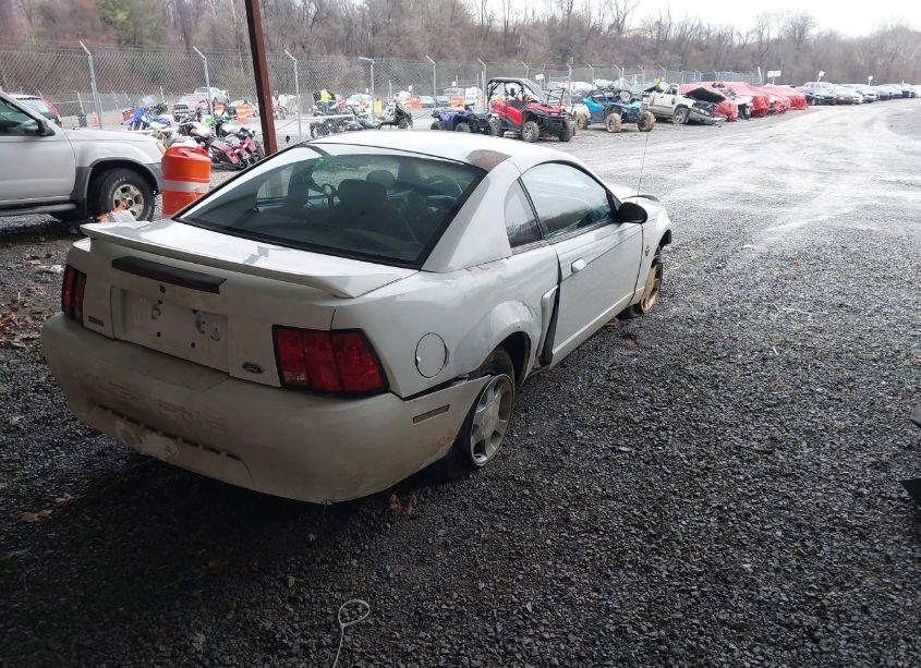 Photo 4 of 1999 Ford Mustang (VIN 1FAFP4042XF156909)