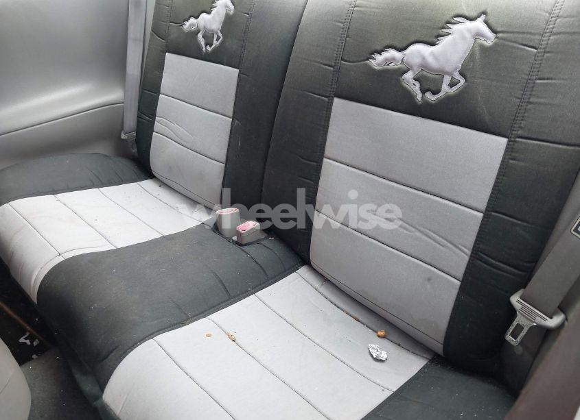 Photo 8 of 2000 Ford Mustang (VIN 1FAFP4043YF269401)