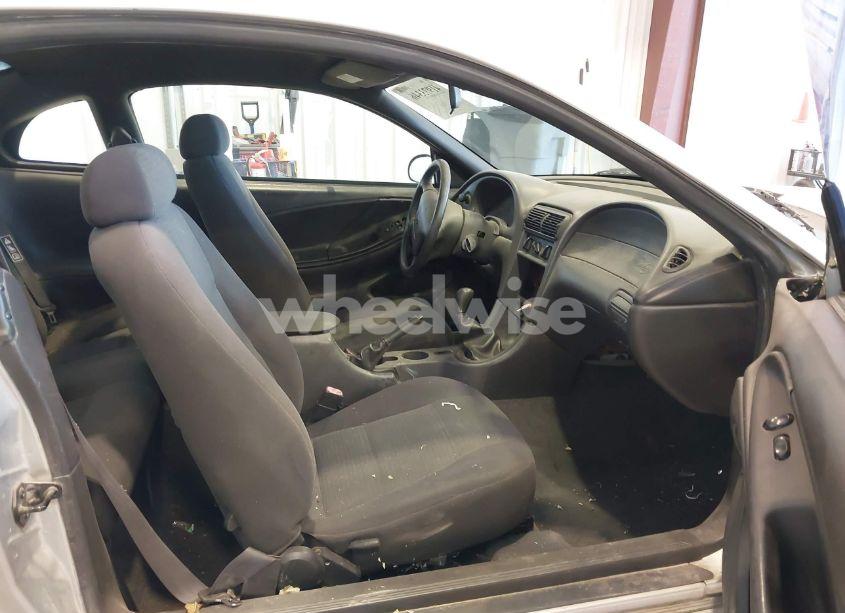 Photo 5 of 2001 Ford Mustang (VIN 1FAFP40441F231441)