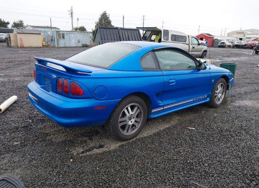 Photo 4 of 1998 Ford Mustang (VIN 1FAFP4044WF142671)
