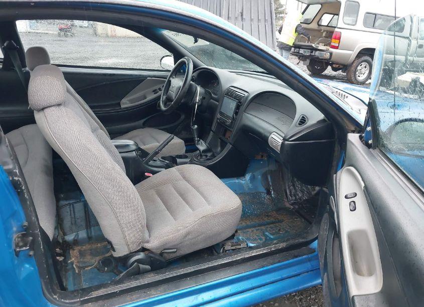 Photo 5 of 1998 Ford Mustang (VIN 1FAFP4044WF142671)