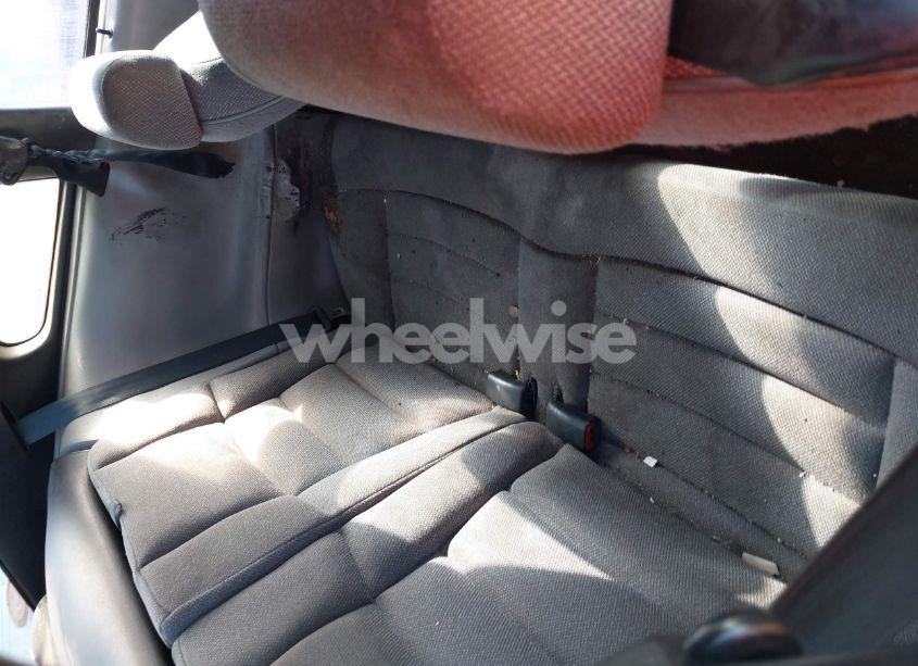 Photo 8 of 1998 Ford Mustang (VIN 1FAFP4044WF201105)