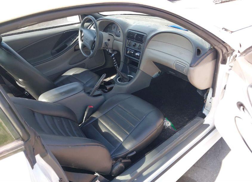 Photo 5 of 1999 Ford Mustang (VIN 1FAFP4044XF139156)