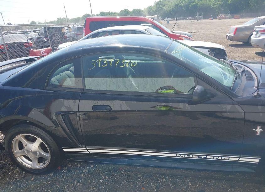 Photo 13 of 2001 Ford Mustang N/A (VIN 1FAFP40451F161190)