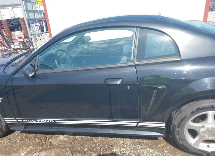 Photo 14 of 2001 Ford Mustang N/A (VIN 1FAFP40451F161190)