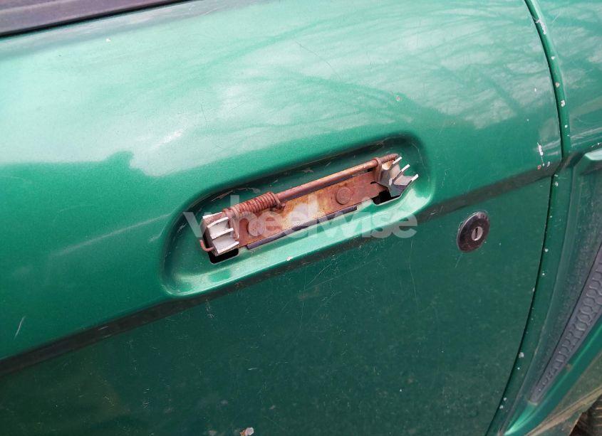 Photo 12 of 2001 Ford Mustang (VIN 1FAFP40451F186932)