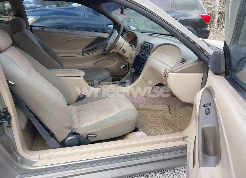 Photo 5 of 2001 Ford Mustang (VIN 1FAFP40461F182730)