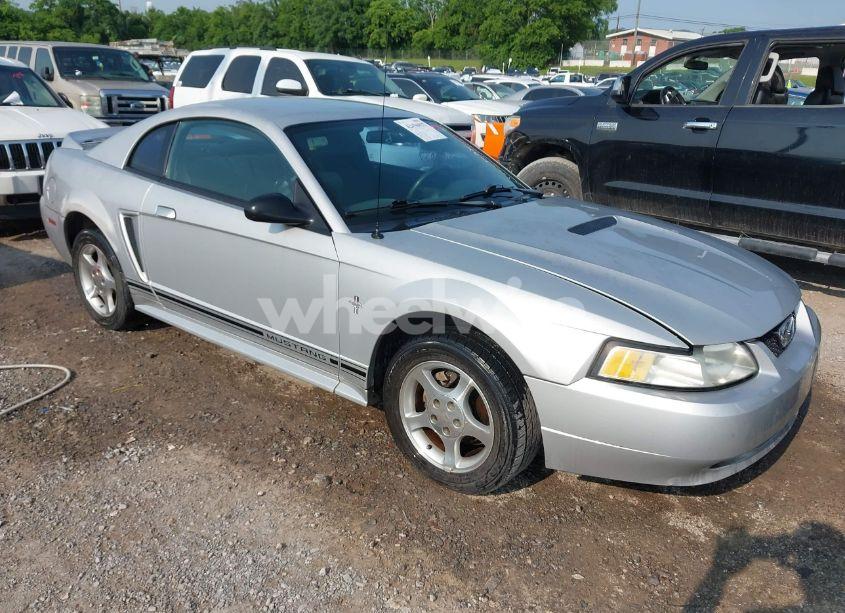 2000 Ford Mustang (VIN 1FAFP4046YF241835) main photo