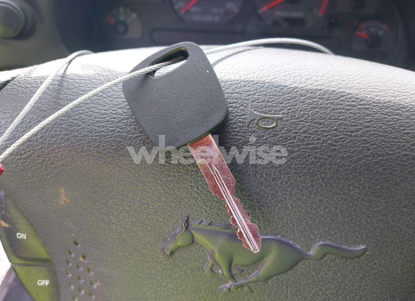 Photo 11 of 2000 Ford Mustang (VIN 1FAFP4046YF241835)