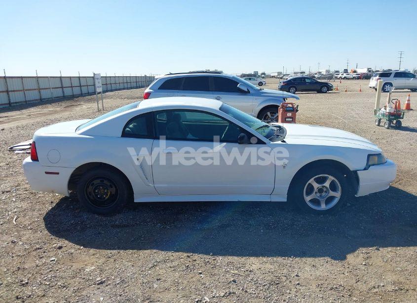 Photo 14 of 2001 Ford Mustang (VIN 1FAFP40471F137005)