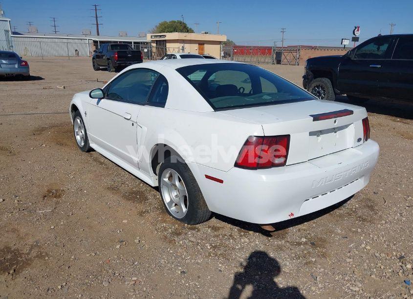 Photo 3 of 2001 Ford Mustang (VIN 1FAFP40471F137005)