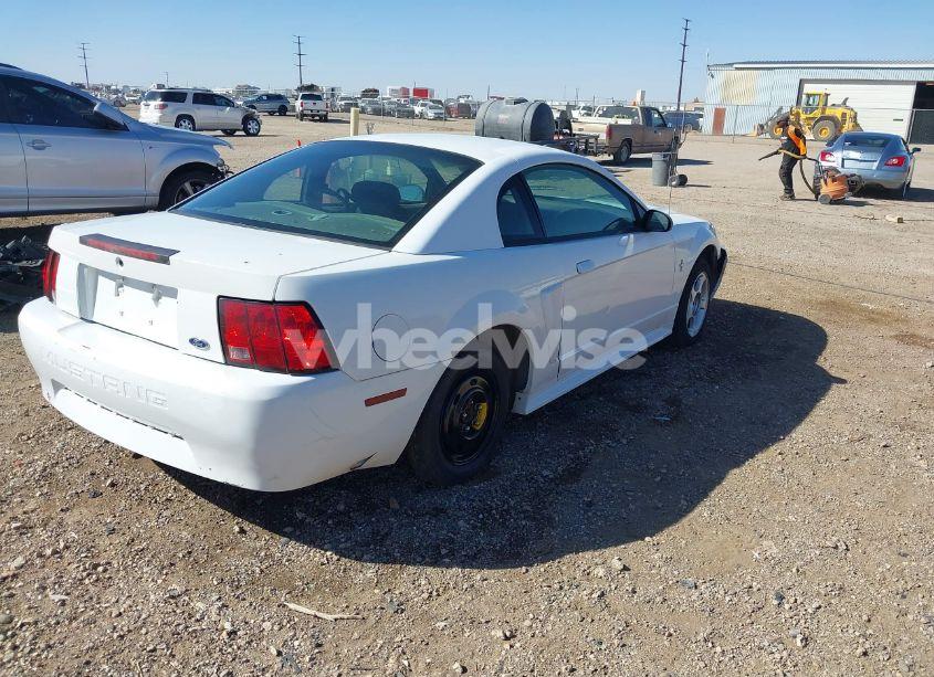 Photo 4 of 2001 Ford Mustang (VIN 1FAFP40471F137005)