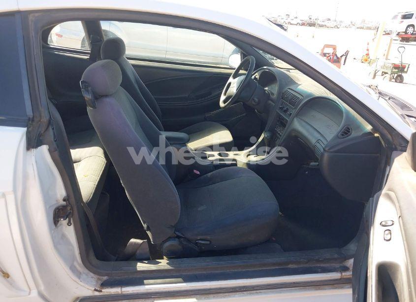 Photo 5 of 2001 Ford Mustang (VIN 1FAFP40471F137005)