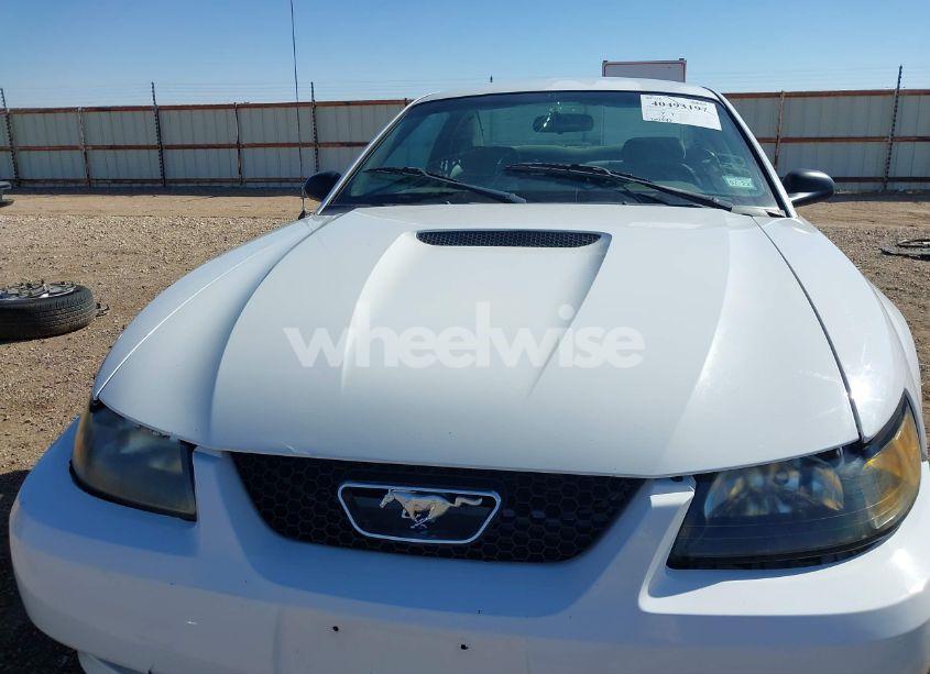 Photo 6 of 2001 Ford Mustang (VIN 1FAFP40471F137005)