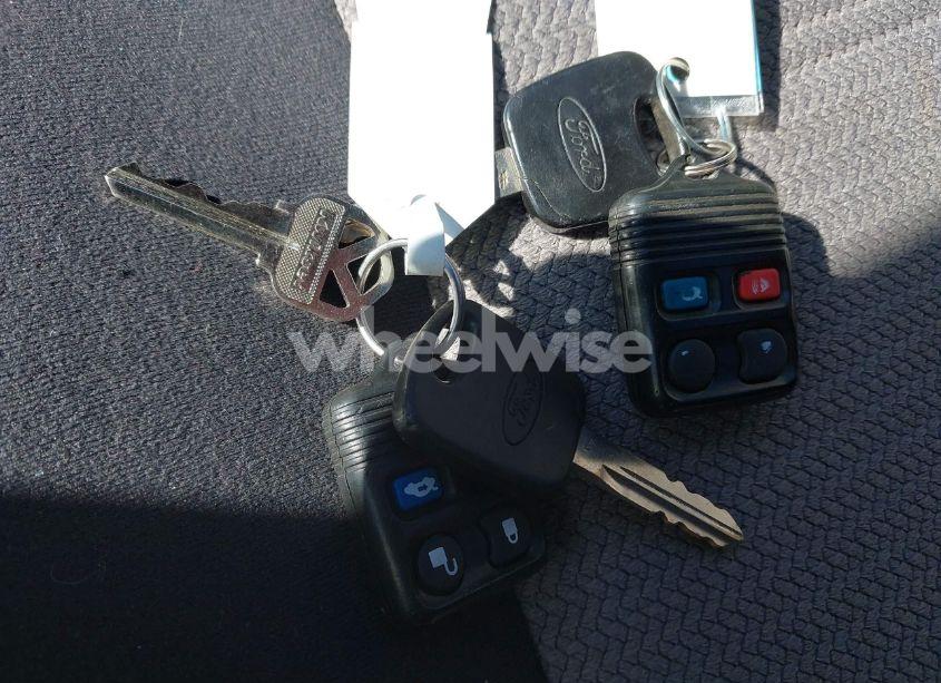 Photo 11 of 2004 Ford Mustang (VIN 1FAFP40474F123433)