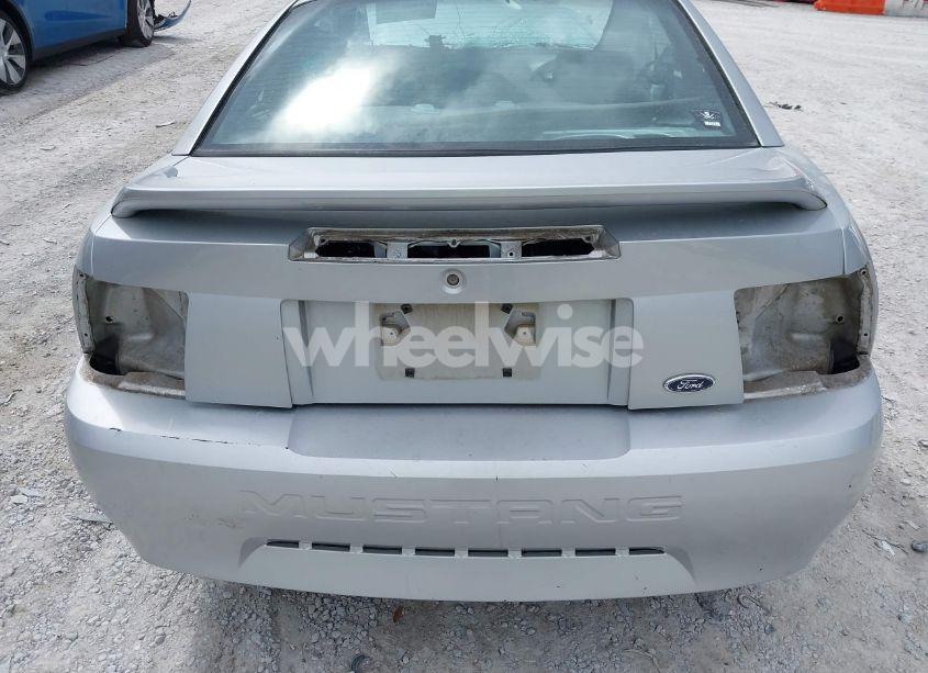 Photo 13 of 2000 Ford Mustang (VIN 1FAFP4047YF124653)