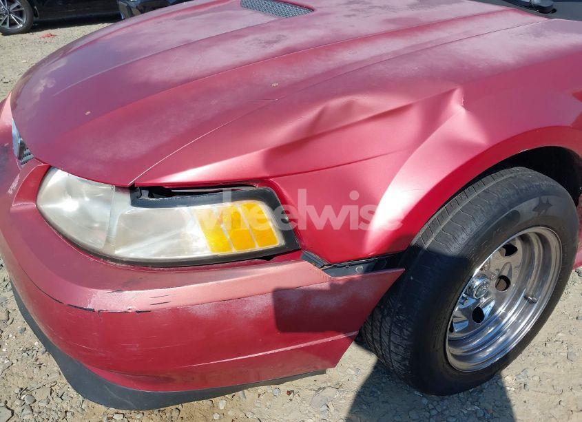 Photo 6 of 2000 Ford Mustang (VIN 1FAFP4047YF132848)