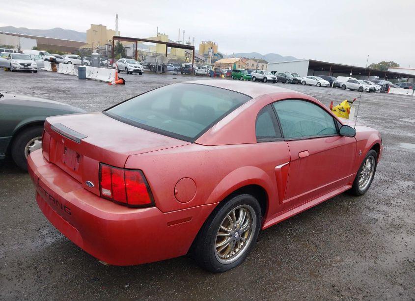 Photo 4 of 2000 Ford Mustang (VIN 1FAFP4047YF253458)