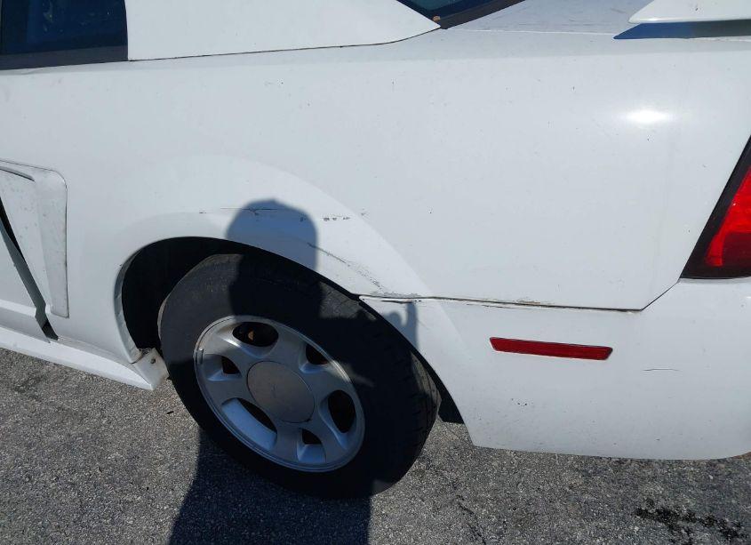 Photo 12 of 2001 Ford Mustang (VIN 1FAFP40481F126272)