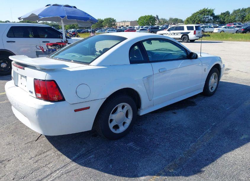 Photo 4 of 2001 Ford Mustang (VIN 1FAFP40481F126272)