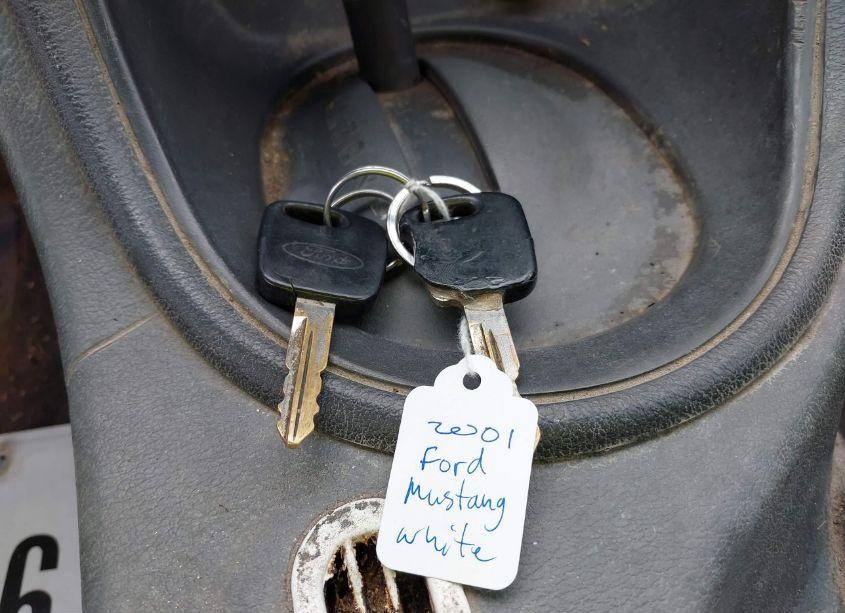 Photo 11 of 2001 Ford Mustang N/A (VIN 1FAFP40481F157375)