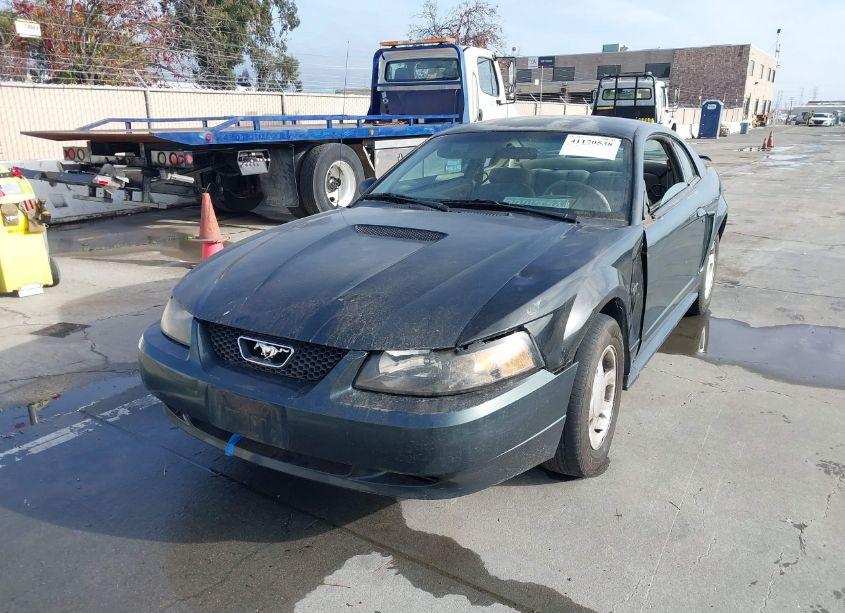 Photo 2 of 1999 Ford Mustang (VIN 1FAFP4048XF102725)