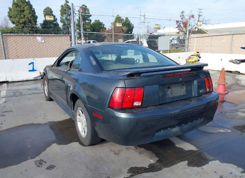Photo 3 of 1999 Ford Mustang (VIN 1FAFP4048XF102725)