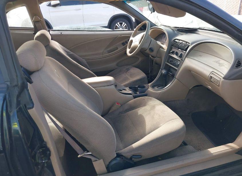 Photo 5 of 1999 Ford Mustang (VIN 1FAFP4048XF102725)