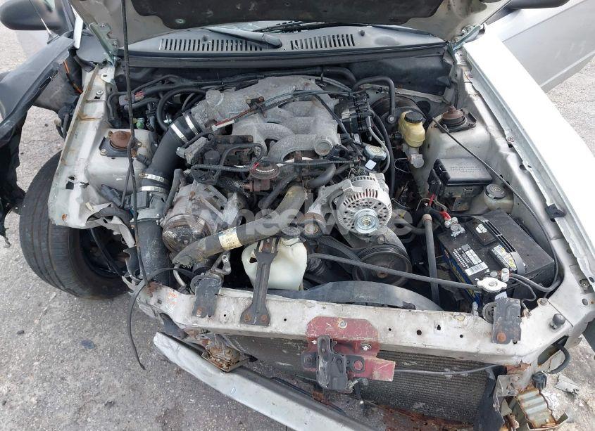 Photo 10 of 2000 Ford Mustang (VIN 1FAFP4048YF108557)