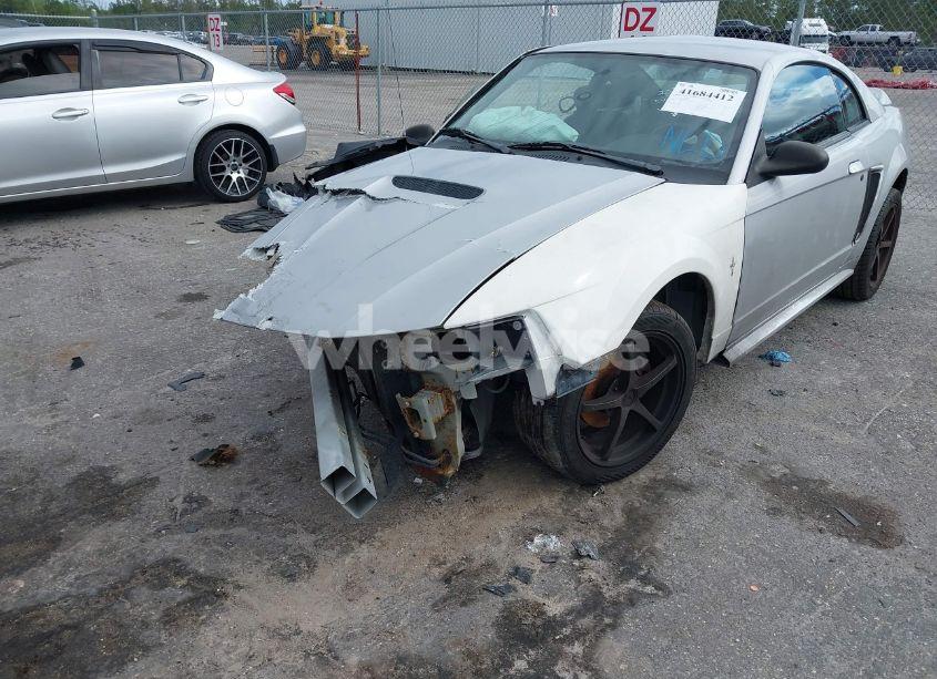 Photo 12 of 2000 Ford Mustang (VIN 1FAFP4048YF108557)