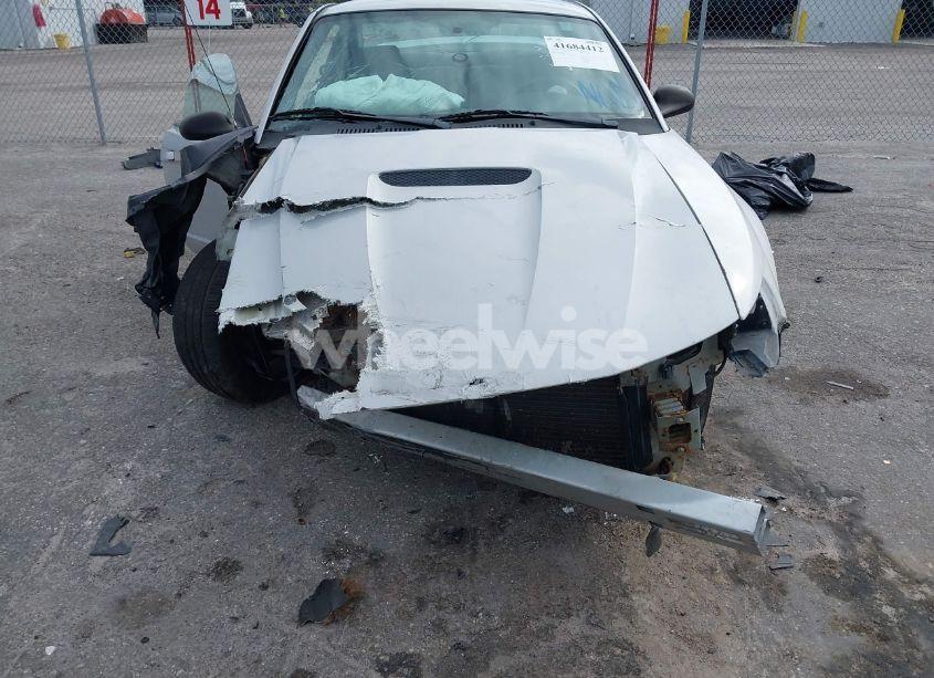 Photo 6 of 2000 Ford Mustang (VIN 1FAFP4048YF108557)