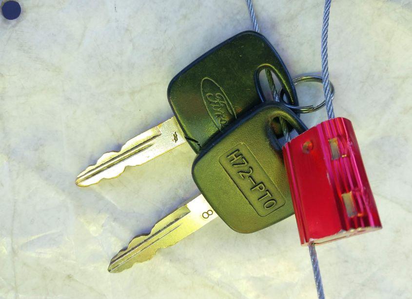 Photo 11 of 2000 Ford Mustang (VIN 1FAFP4048YF160853)